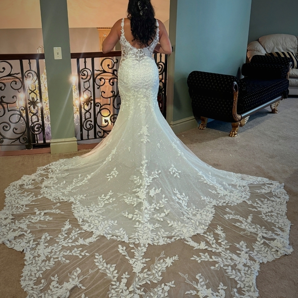 Maggie Sottero Ivory Floral Lace Bridal Gown